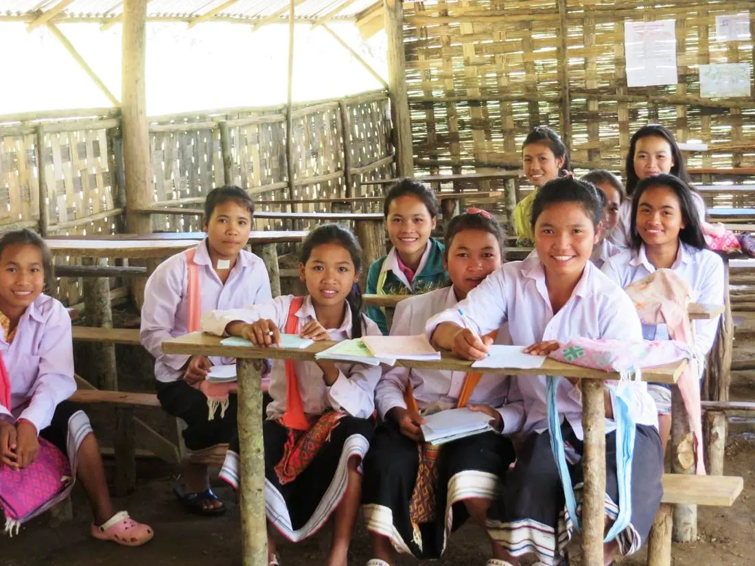 Élèves dans leur classe au Laos